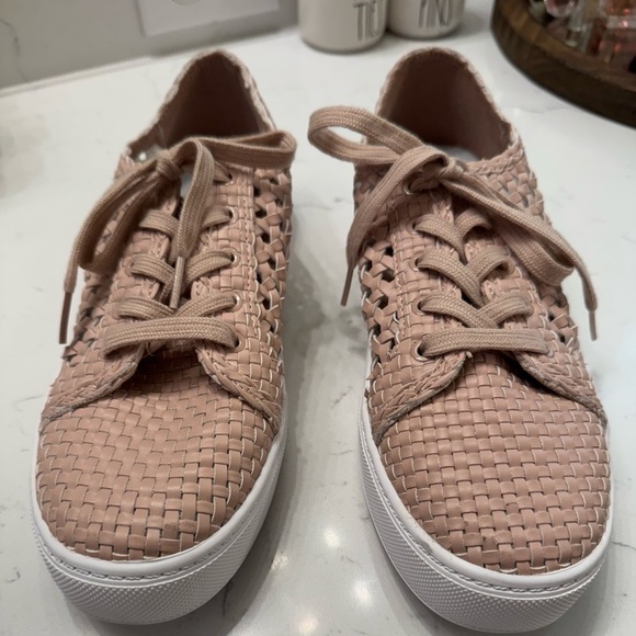 Marc Fisher Women’s Open Weave MFSurly2 Sneakers Shoes Light Pink/Blush Size 8 - Picture 1 of 6